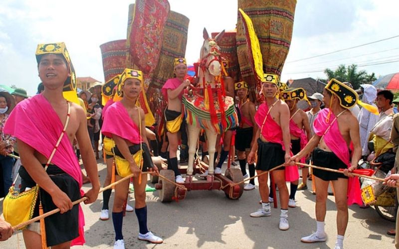 Lễ hóa ngựa tại đền Gióng