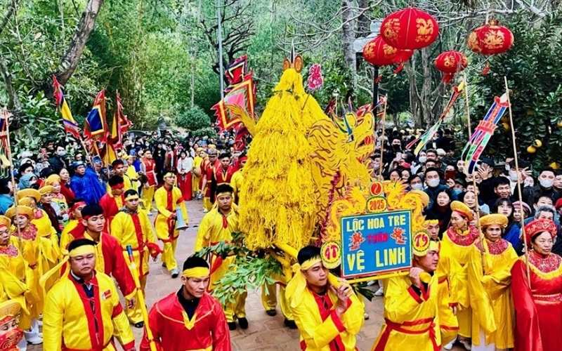 Nghi lễ rước giò hoa tre